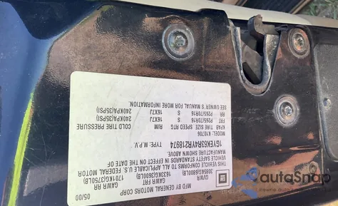 2000 Cadillac Escalade Luxury from USA, damaged, VIN 1GYEK63R4YR218974